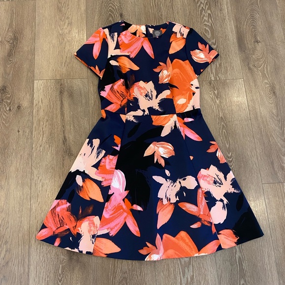Vince Camuto Dresses & Skirts - Vince Camuto Floral Fit and Flare with Cap Sleeves